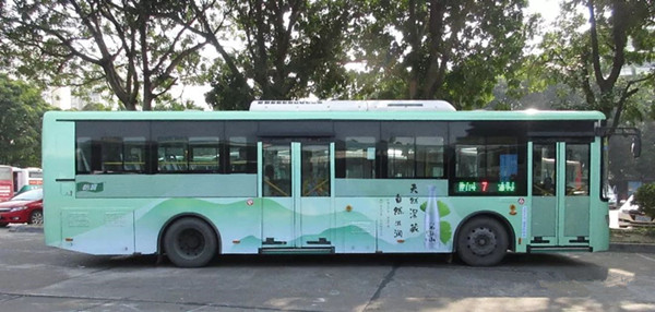 公交車廣告