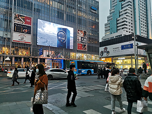 無錫云蝠大廈LED大屏廣告價(jià)格多少錢？無錫商圈LED戶外大屏廣告