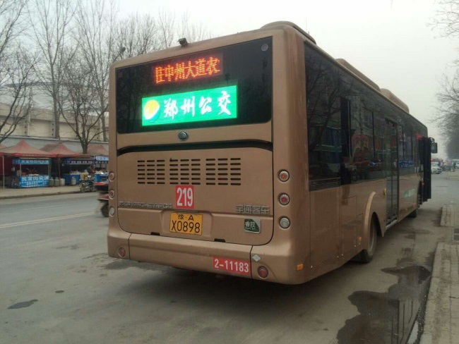 鄭州公交車電子屏廣告價(jià)格，鄭州公交車尾LED彩屏廣告投放優(yōu)勢(shì)分析